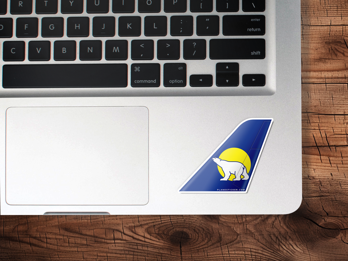 Canadian North Retro Tail